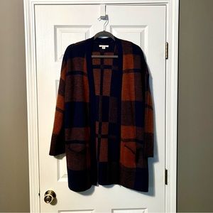 American Eagle Orange and Blue Plaid Cardigan 🍂